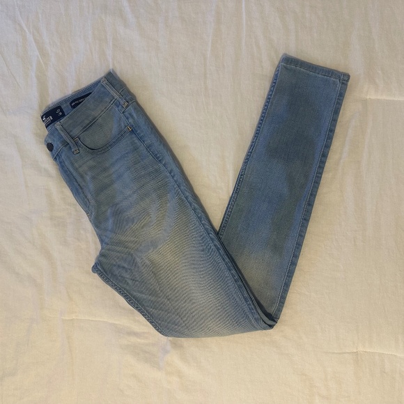 Hollister High-Rise Super Skinney Jeans - Picture 1 of 2